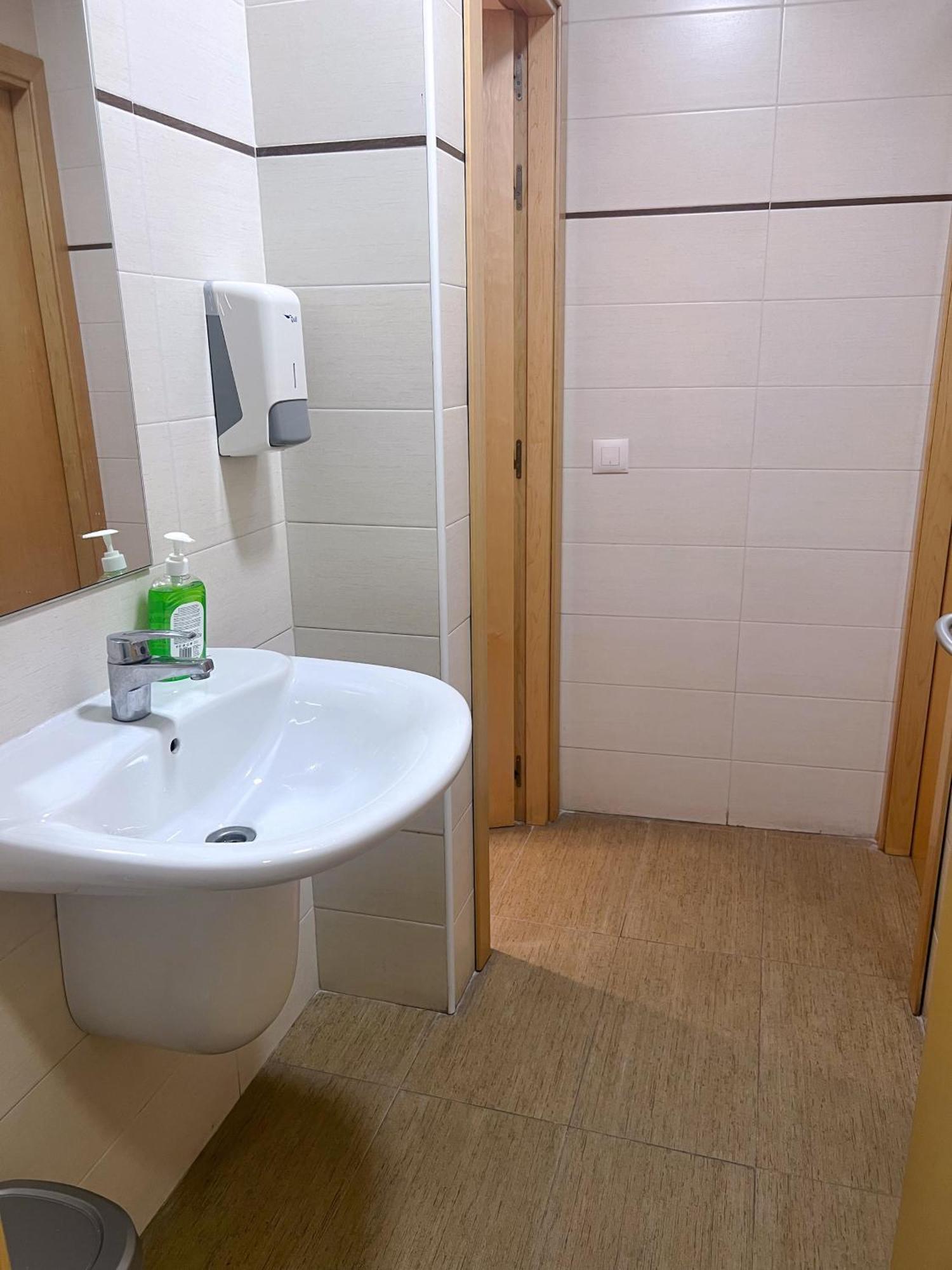 Hostel Acacias Мадрид Экстерьер фото